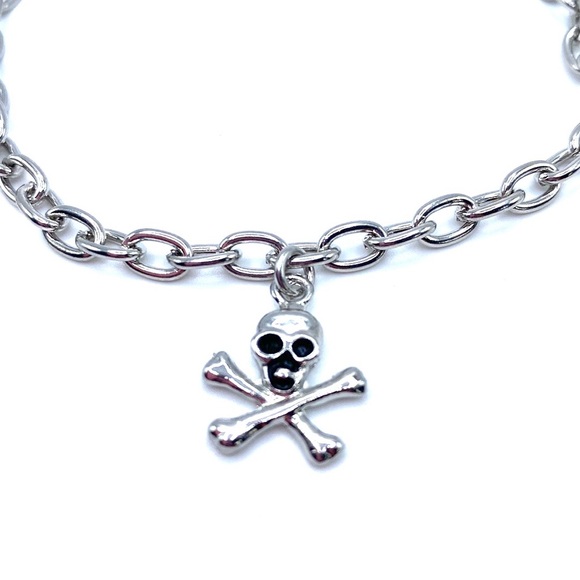 Skull Charm Bracelet Silver Tone - Picture 3 of 5